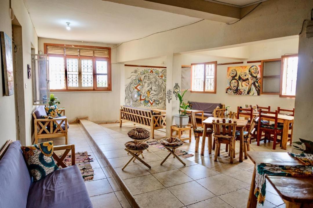 Albergue The Five Horsemen Kampala Exterior foto