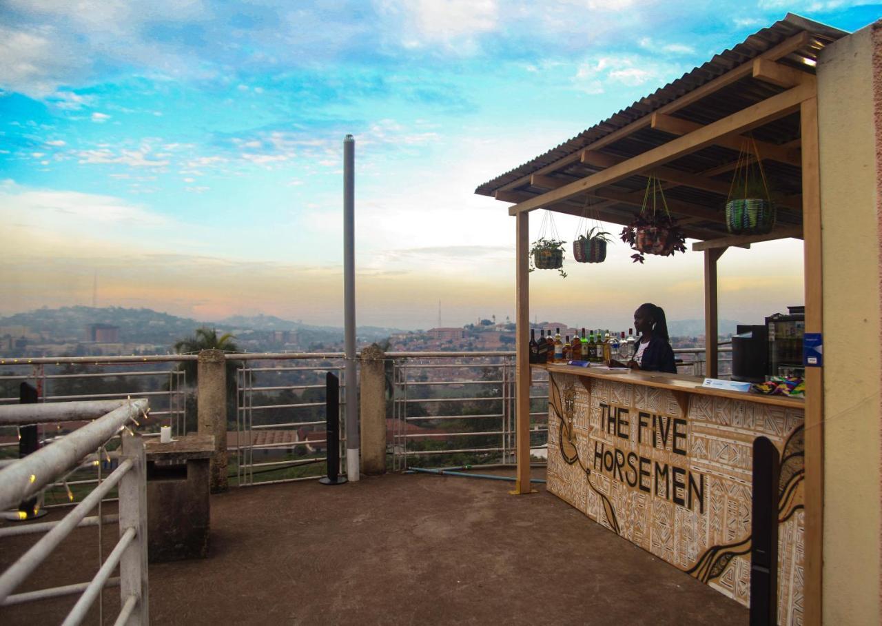 Albergue The Five Horsemen Kampala Exterior foto